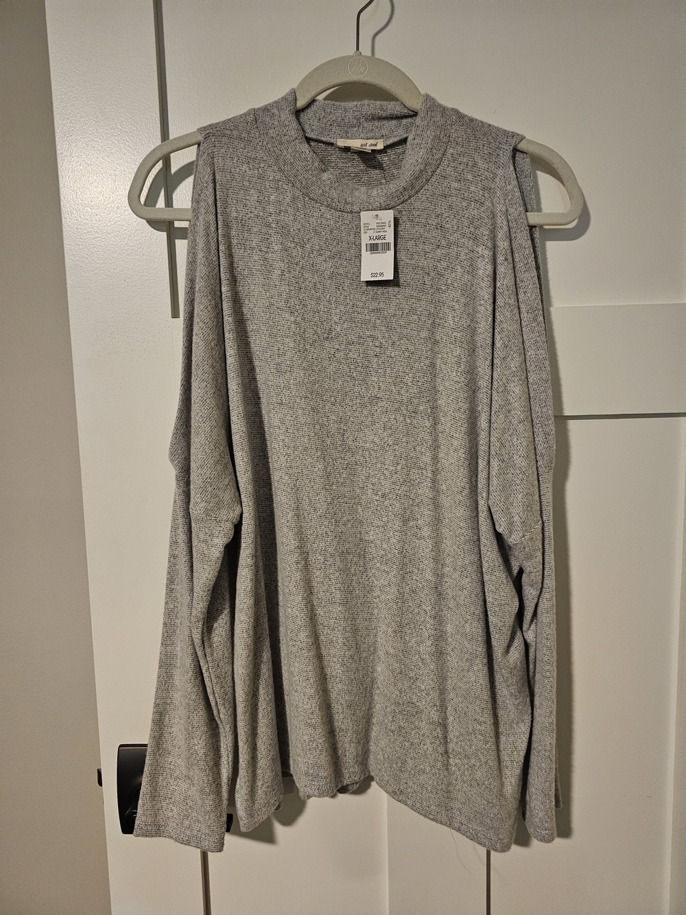 Wet Seal Cold Shoulder Lightweight Knit Top - Gray